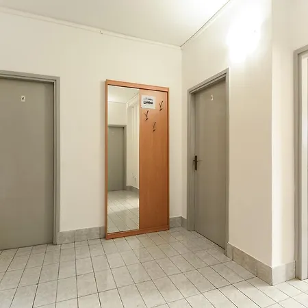 Apartament Artina *